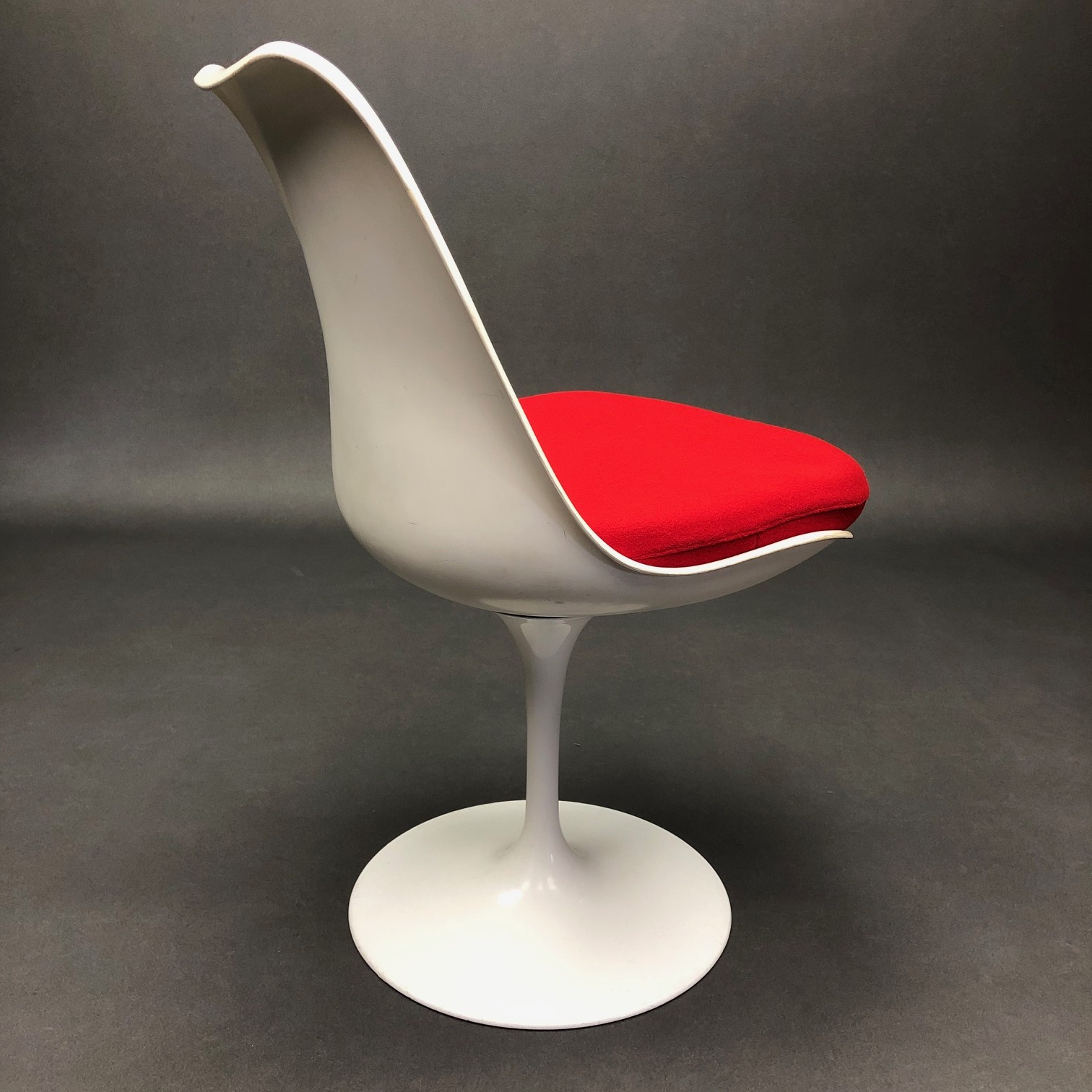 Lot de 4 Chaises Tulipe pivotante Eero Saarinen Knoll Lot de 4 Chaises Tulipe pivotante Eero Saarinen Knoll