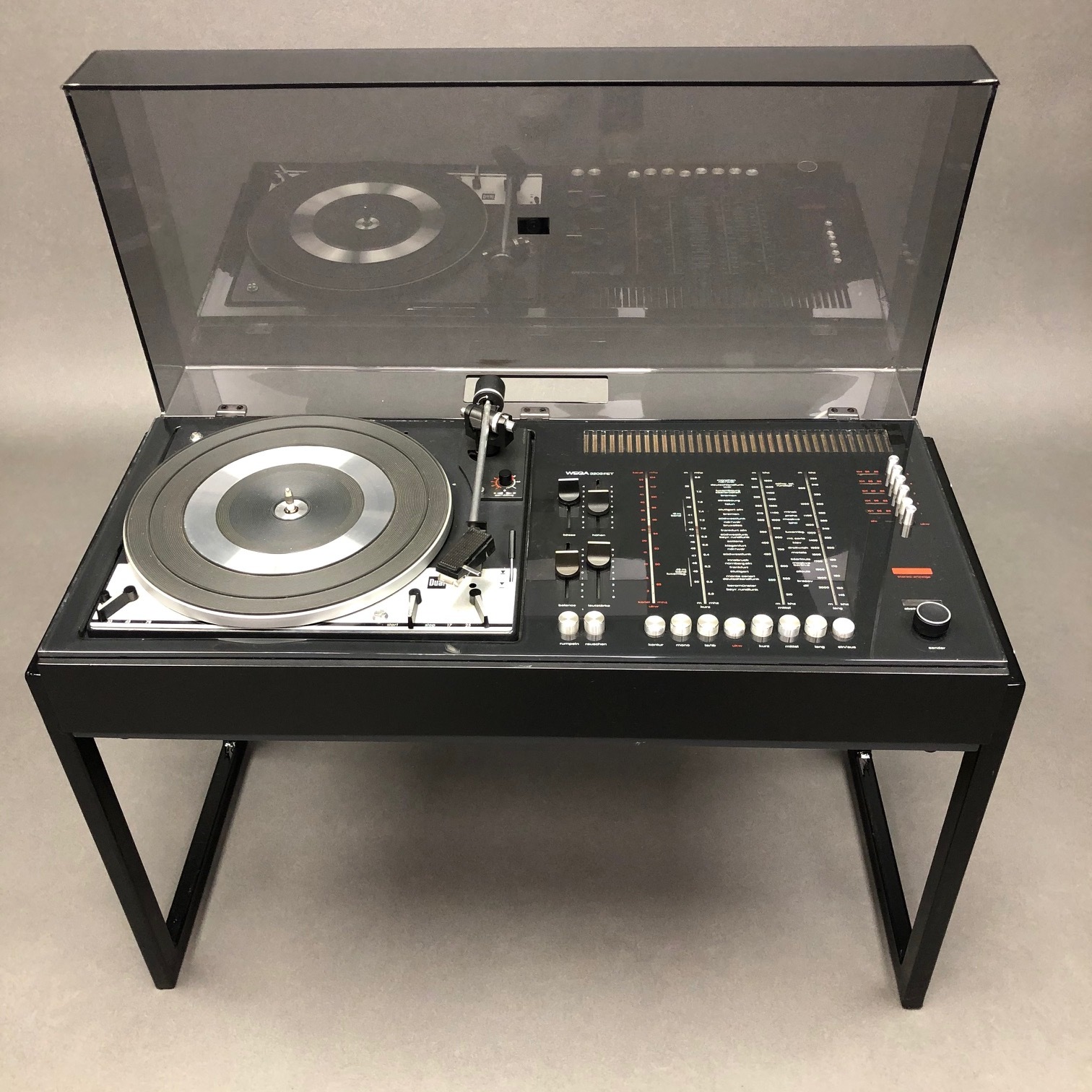 Ensemble Chaine Wega 3203 FET et une paire d’enceintes Grundig Audiorama 7000 Ensemble Chaine Wega 3203 FET et une paire d’enceintes Grundig Audiorama 7000