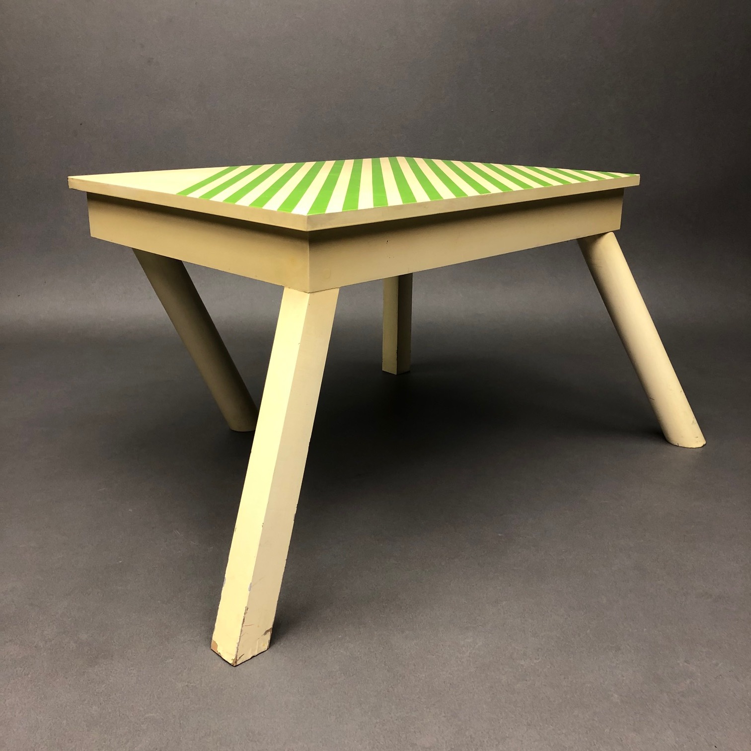 Table basse La Marcheuse Pierre Sala série limitée 2/250 Table basse La Marcheuse Pierre Sala série limitée 2/250