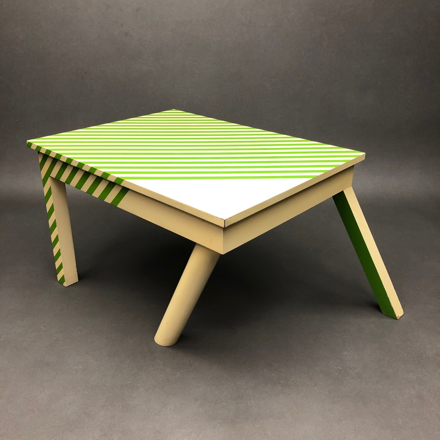Table basse La Marcheuse Pierre Sala série limitée 2/250 Table basse La Marcheuse Pierre Sala série limitée 2/250