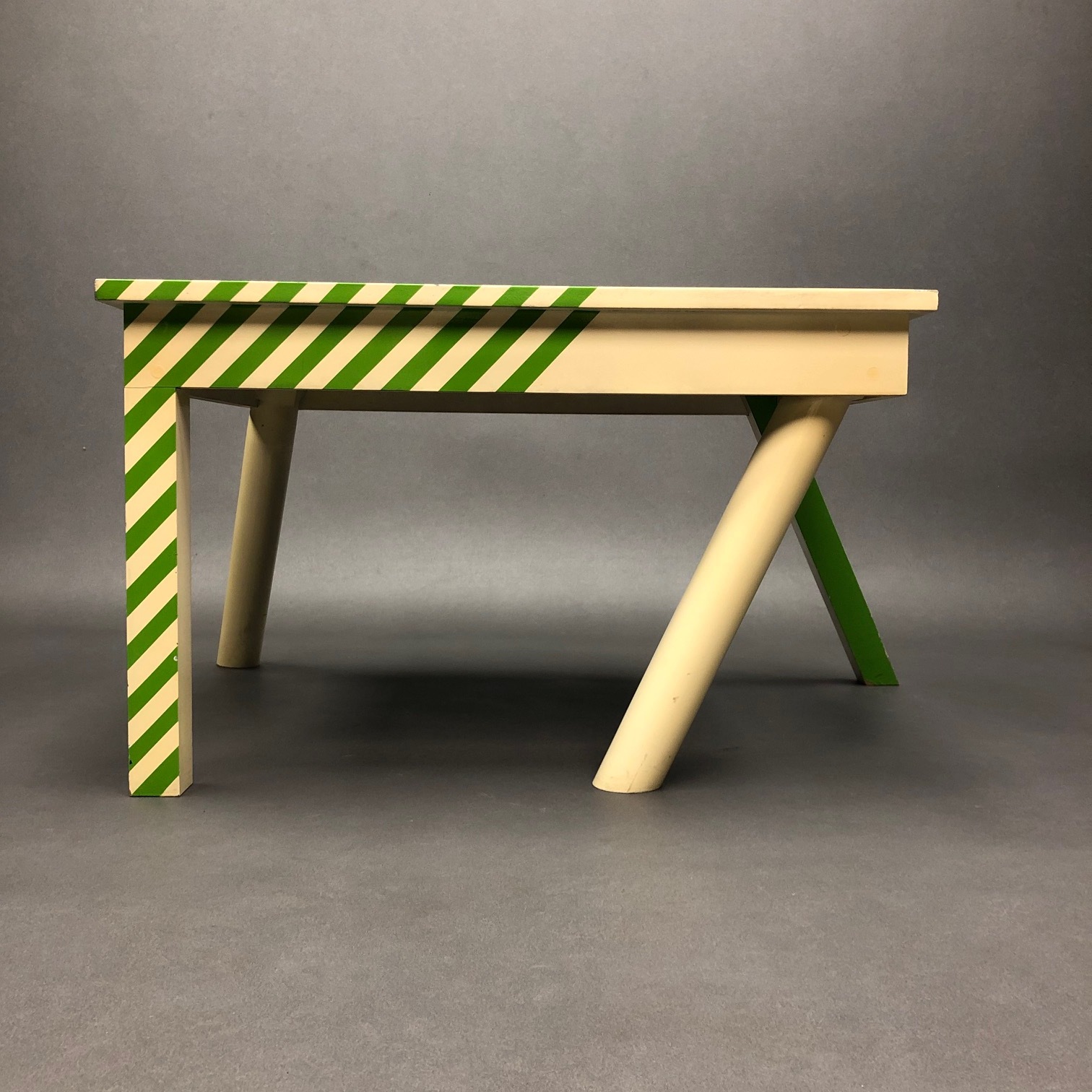Table basse La Marcheuse Pierre Sala série limitée 2/250 Table basse La Marcheuse Pierre Sala série limitée 2/250