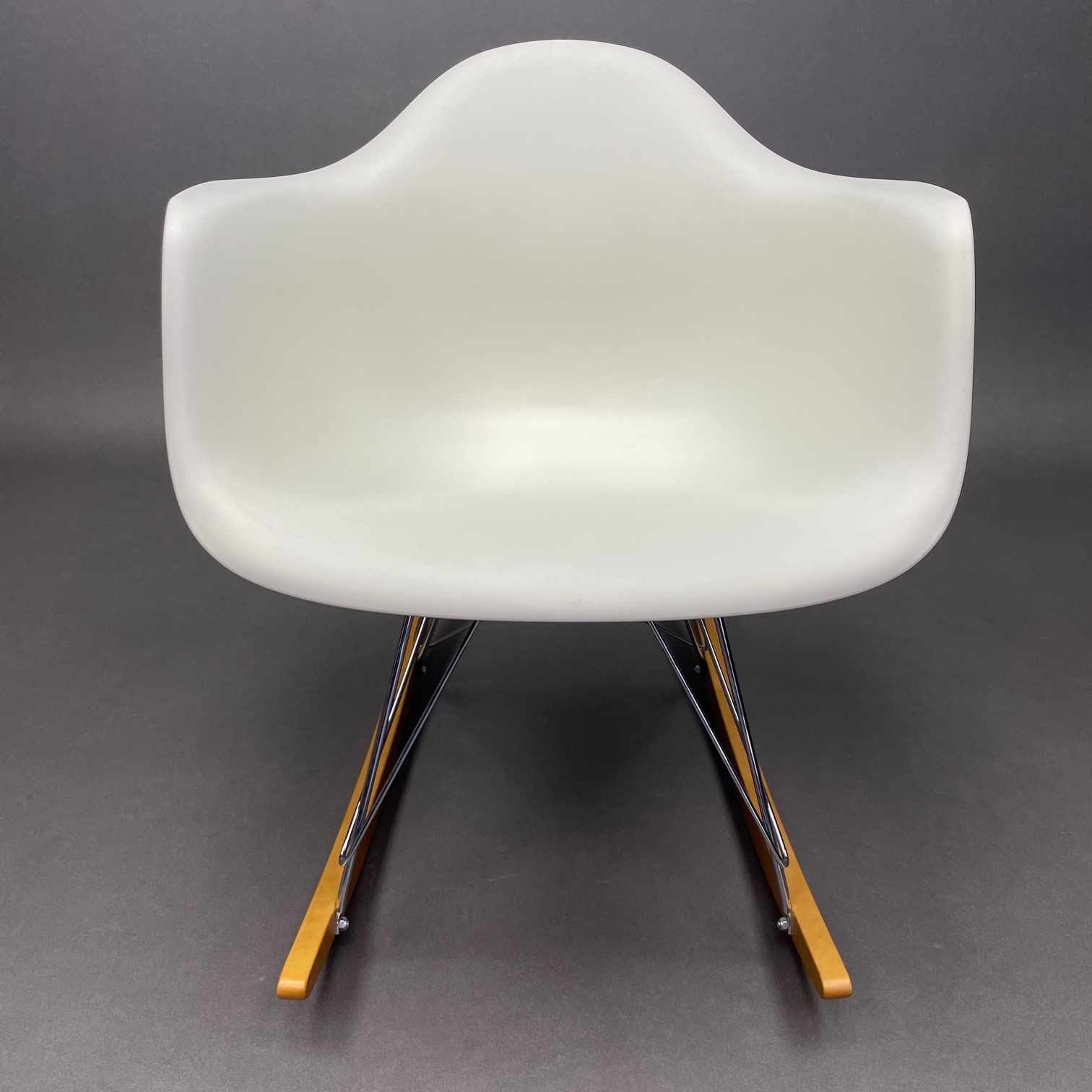 Fauteuil à bascule RAR Vitra Charles & Ray Eames Fauteuil à bascule RAR Vitra Charles & Ray Eames