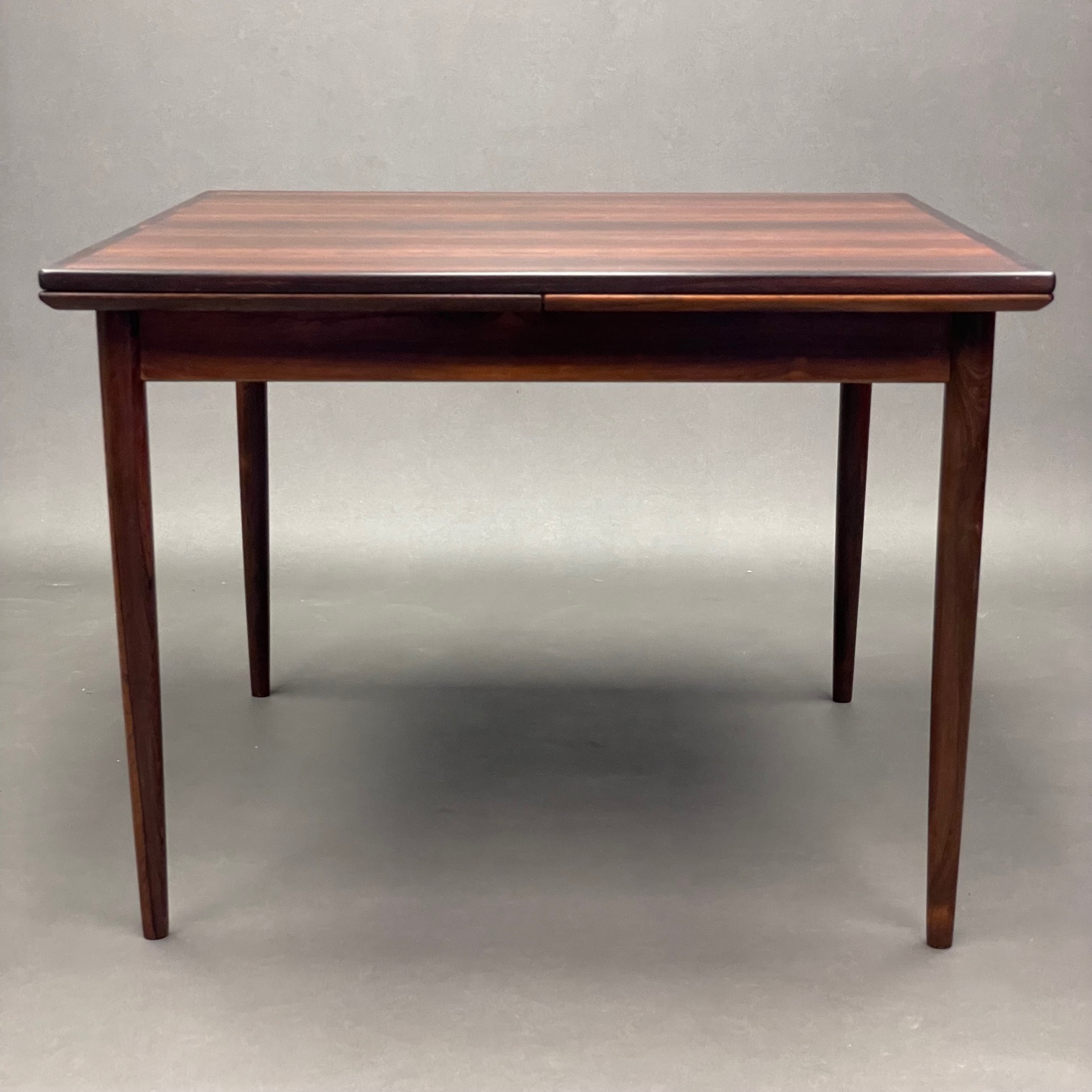 Table Møbelfabrik Danemark en Palissandre Svend Erik Jensens Table Møbelfabrik Danemark en Palissandre Svend Erik Jensens