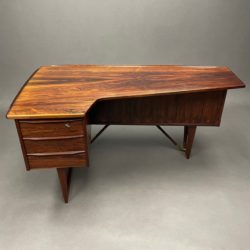 Bureau Boomerang Peter Løvig Nielsen Møbelfabrik Danemark