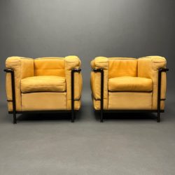 Lot de 2 Fauteuils LC2 Le Corbusier Perriand Jeanneret Cassina
