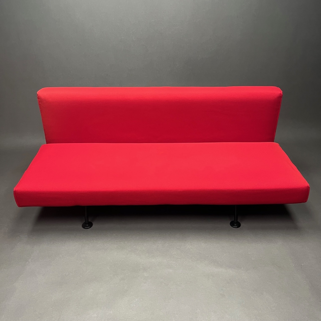 Canapé lit rouge Sliding Pietro Arosio Tacchini Canapé lit rouge Sliding Pietro Arosio Tacchini