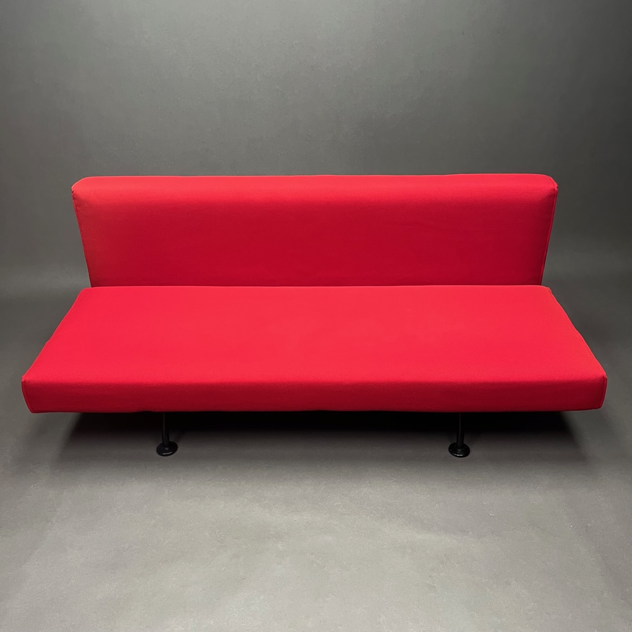 Canapé lit rouge Sliding Pietro Arosio Tacchini Canapé lit rouge Sliding Pietro Arosio Tacchini