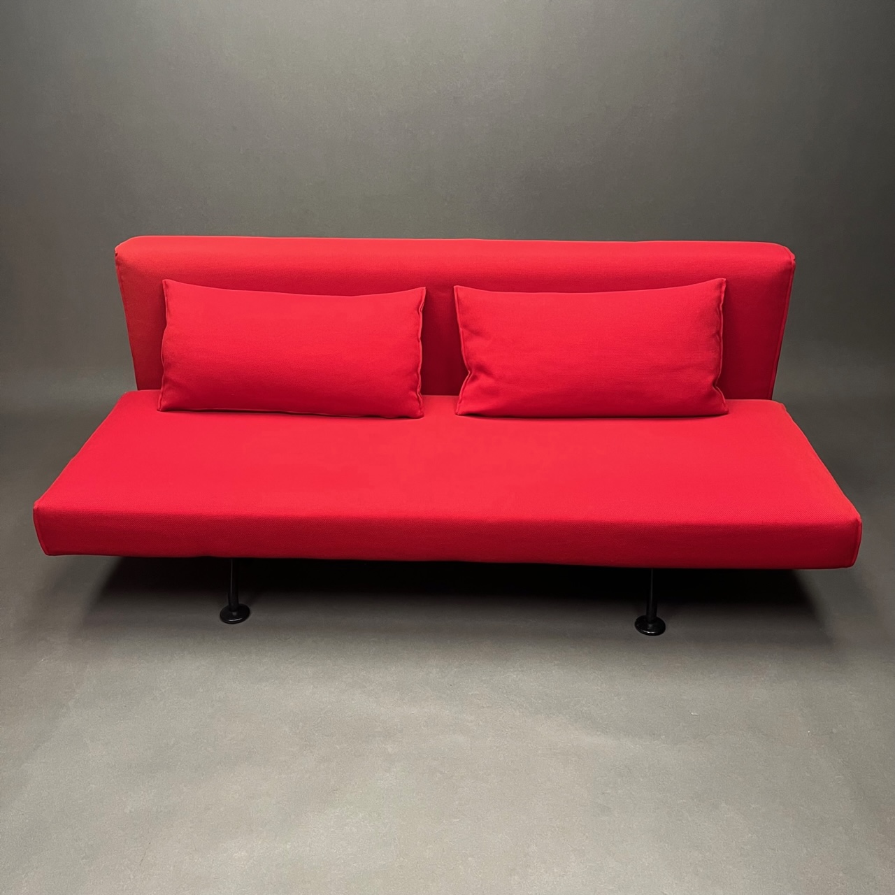 Canapé lit rouge Sliding Pietro Arosio Tacchini Canapé lit rouge Sliding Pietro Arosio Tacchini