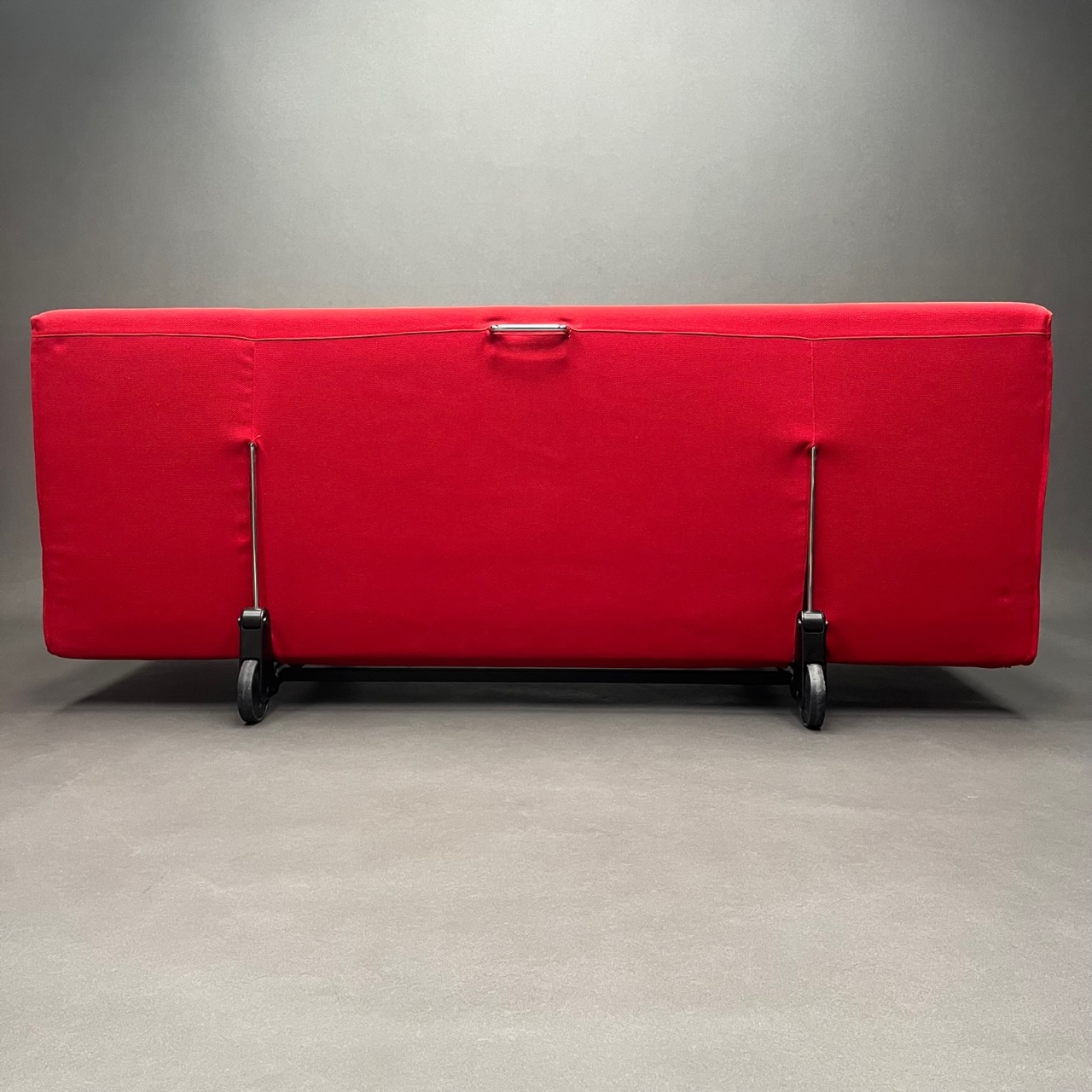 Canapé lit rouge Sliding Pietro Arosio Tacchini Canapé lit rouge Sliding Pietro Arosio Tacchini