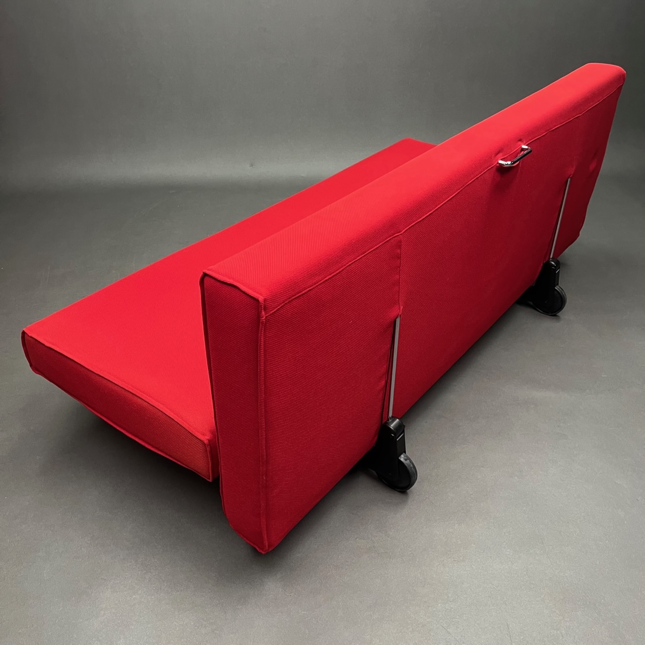 Canapé lit rouge Sliding Pietro Arosio Tacchini Canapé lit rouge Sliding Pietro Arosio Tacchini
