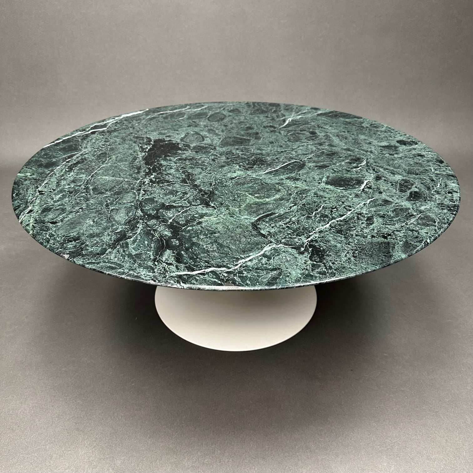 Table Basse Tulipe Ø91 marbre Verde Alpi Eero Saarinen Knoll Table Basse Tulipe Ø91 marbre Verde Alpi Eero Saarinen Knoll