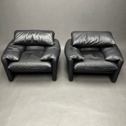 Lot de 2 Fauteuils Maralunga Cuir noir Vico Magistretti Cassina