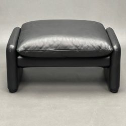 Pouf Maralunga cuir noir Vico Magistretti Cassina