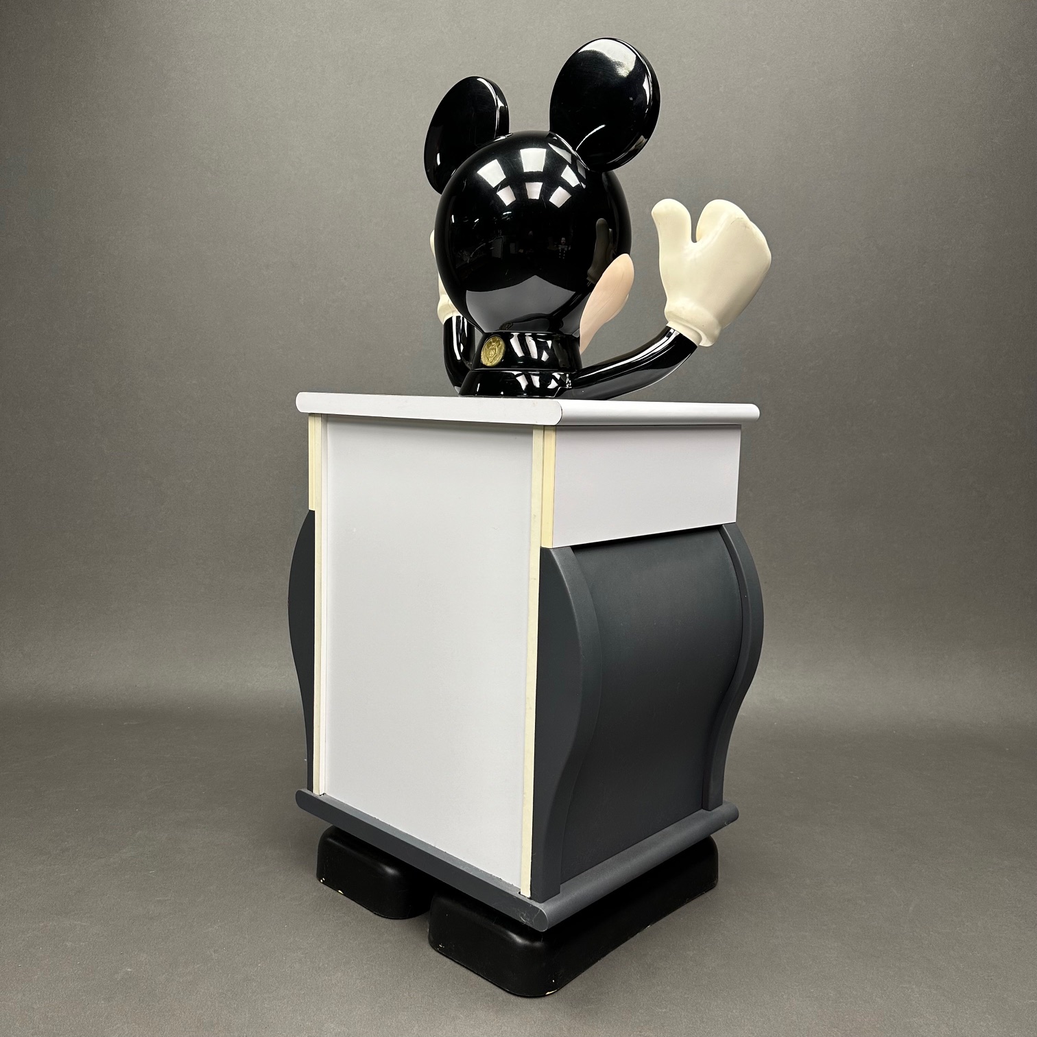 Commode Mickey Mouse 2 Dark pièce unique Starform Pierre Colleu Commode Mickey Mouse 2 Dark pièce unique Starform Pierre Colleu