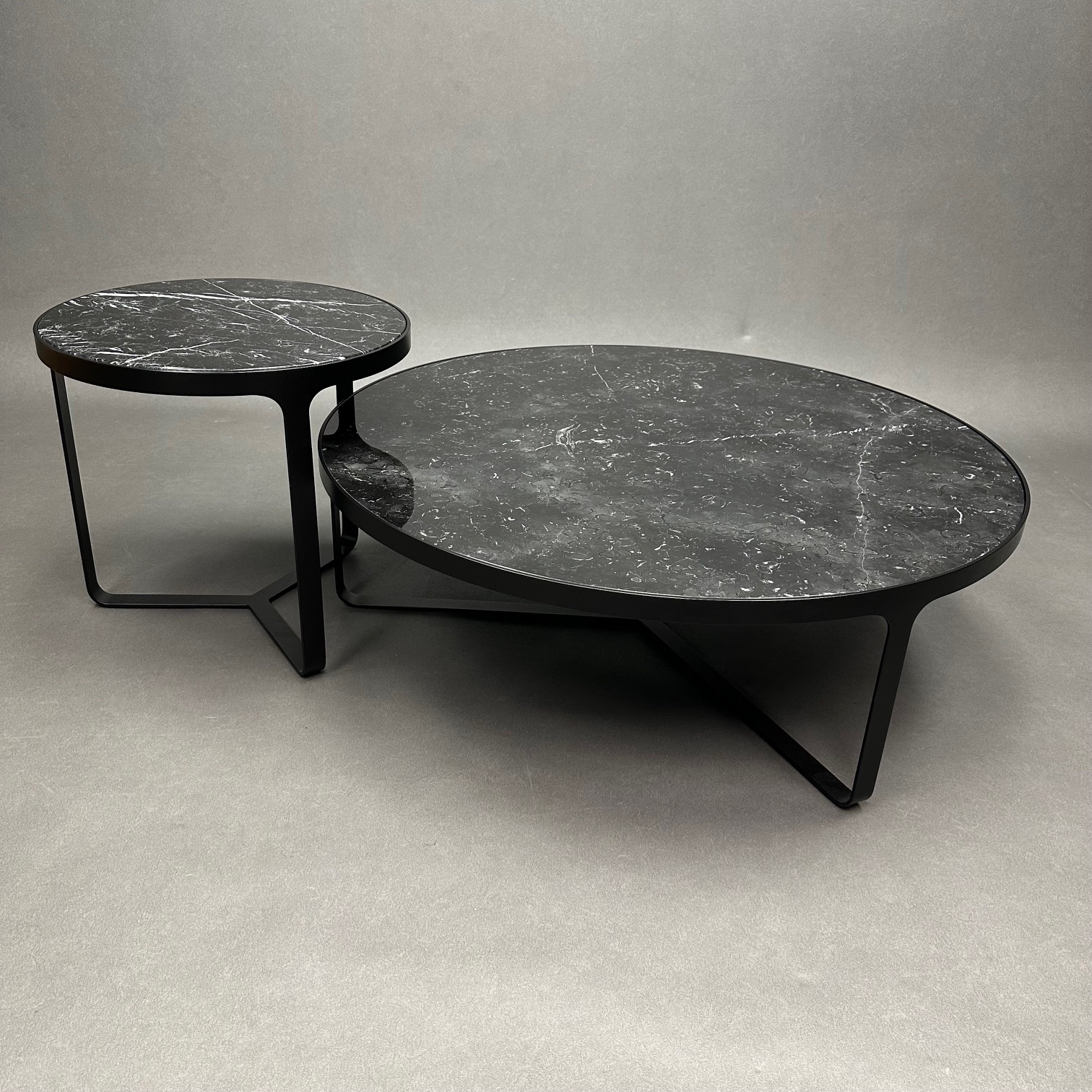 lot de 2 Tables basses Cage Gordon Guillaumier Tacchini lot de 2 Tables basses Cage Gordon Guillaumier Tacchini