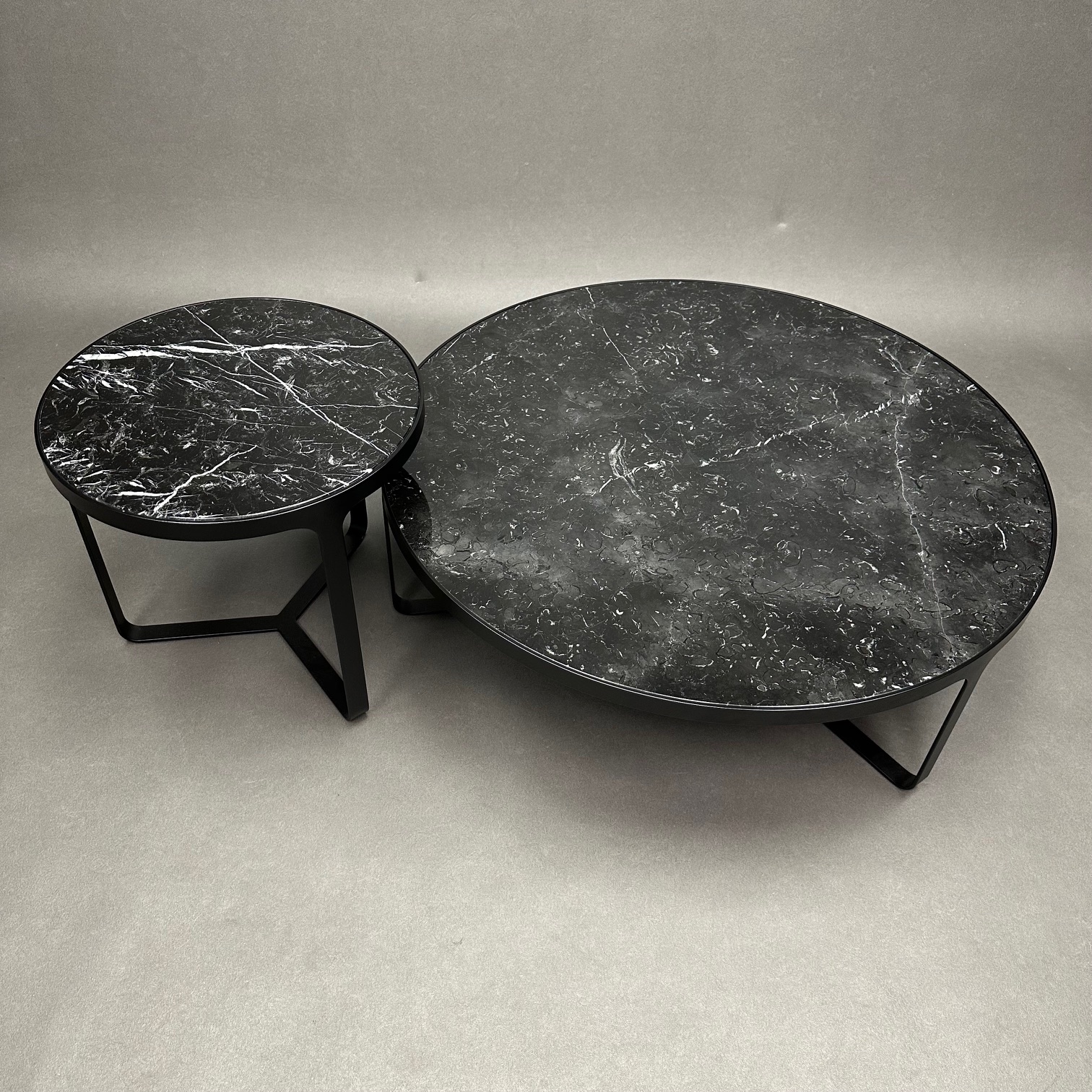 lot de 2 Tables basses Cage Gordon Guillaumier Tacchini lot de 2 Tables basses Cage Gordon Guillaumier Tacchini