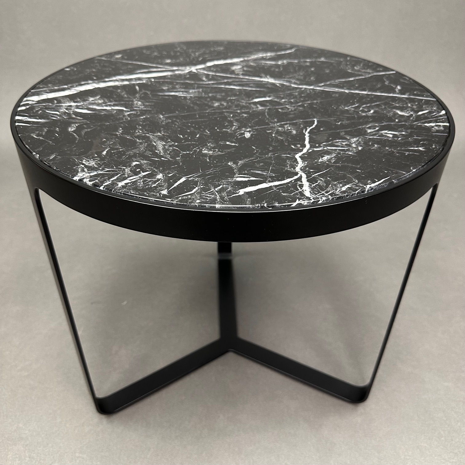 lot de 2 Tables basses Cage Gordon Guillaumier Tacchini lot de 2 Tables basses Cage Gordon Guillaumier Tacchini