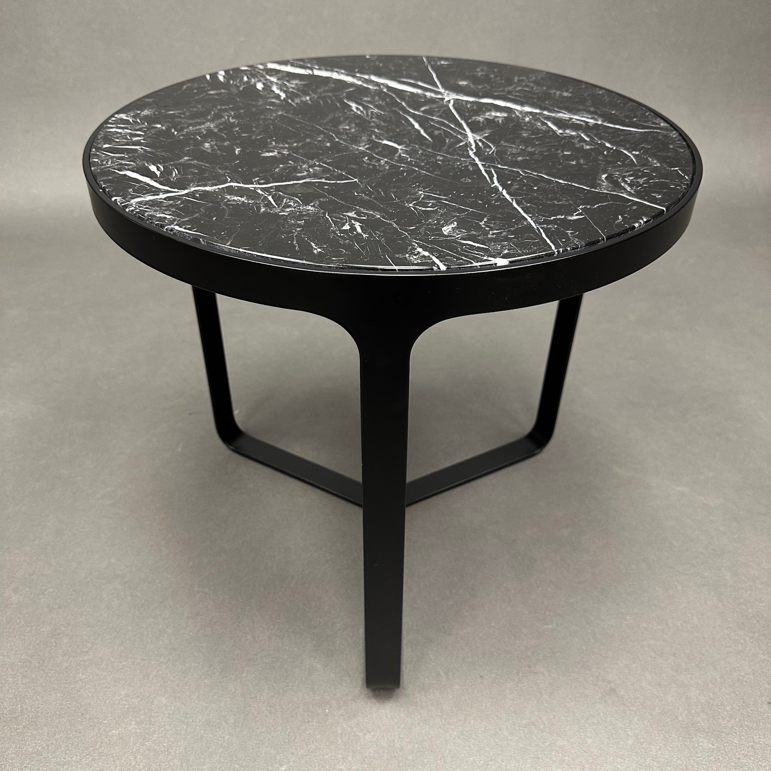 lot de 2 Tables basses Cage Gordon Guillaumier Tacchini lot de 2 Tables basses Cage Gordon Guillaumier Tacchini