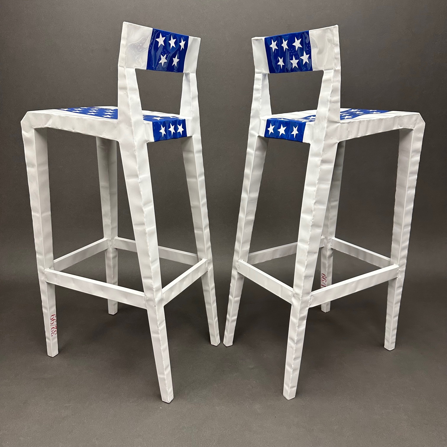 Lot de 2 Tabourets Mister Bugatti “America” Série limitée François Azambourg Cappellini N°31&32 Lot de 2 Tabourets Mister Bugatti “America” Série limitée François Azambourg Cappellini N°31&32