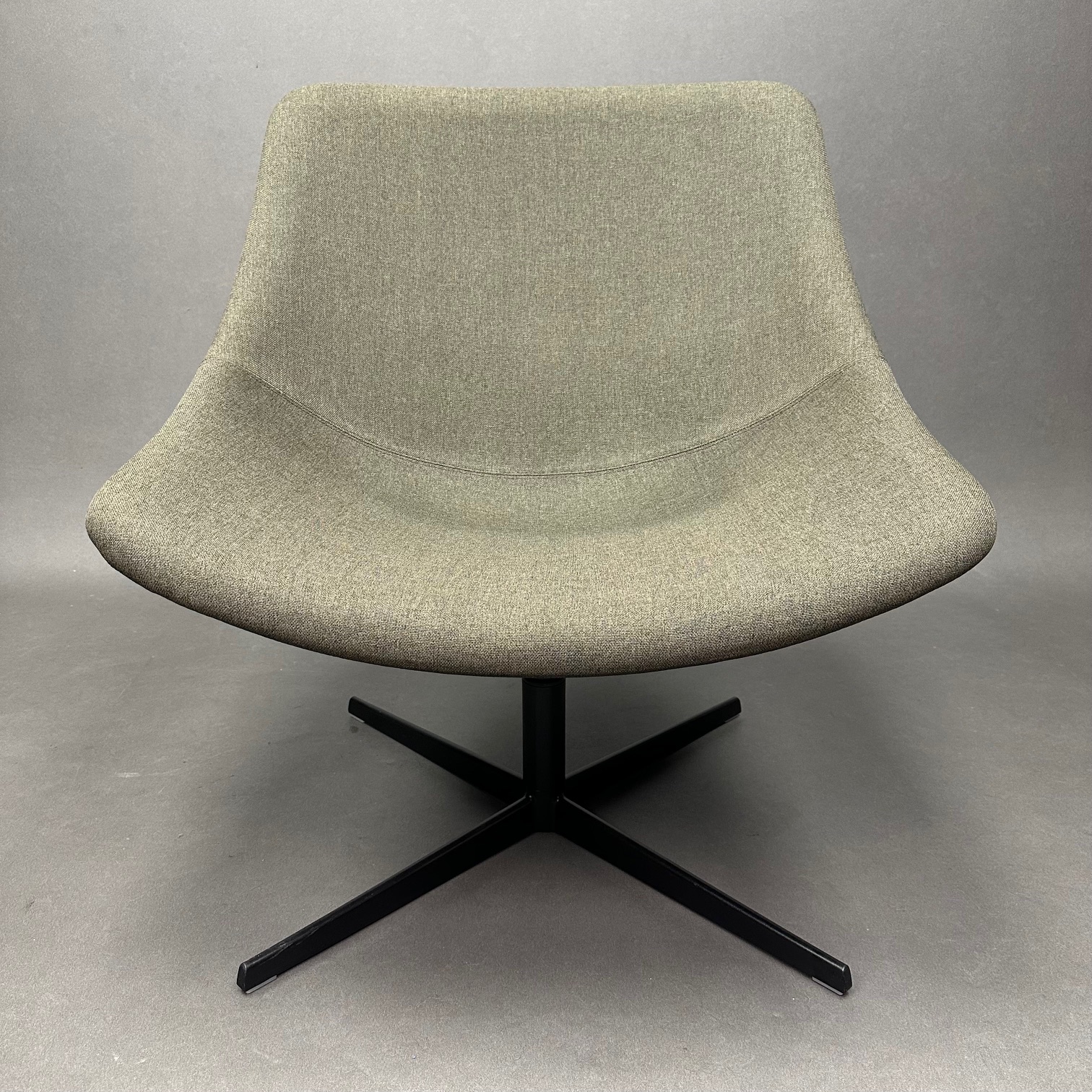 Fauteuil Auki avec ottoman Hee Welling Lapalma