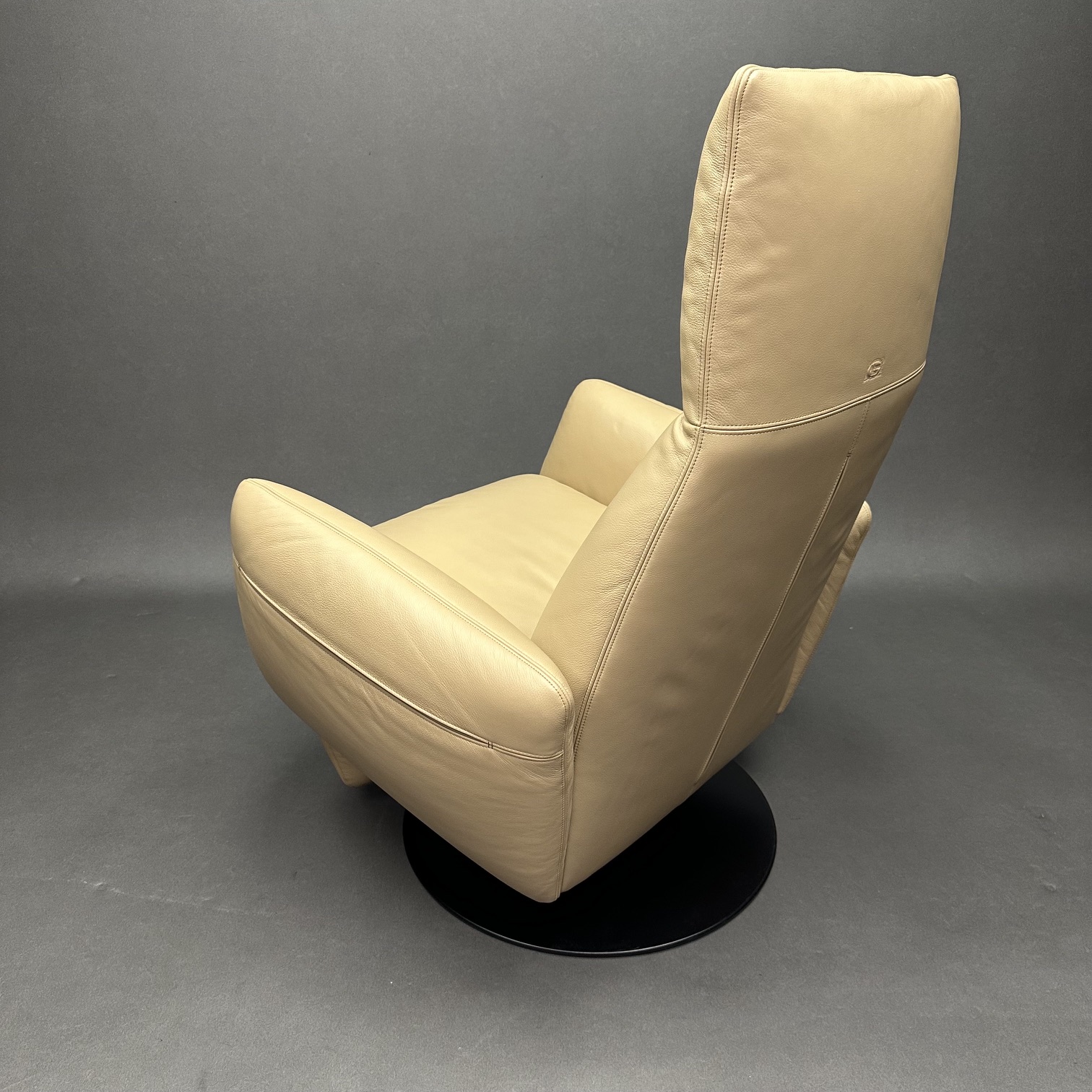 Fauteuil Pillow Poltrona Frau Style & Design Centre