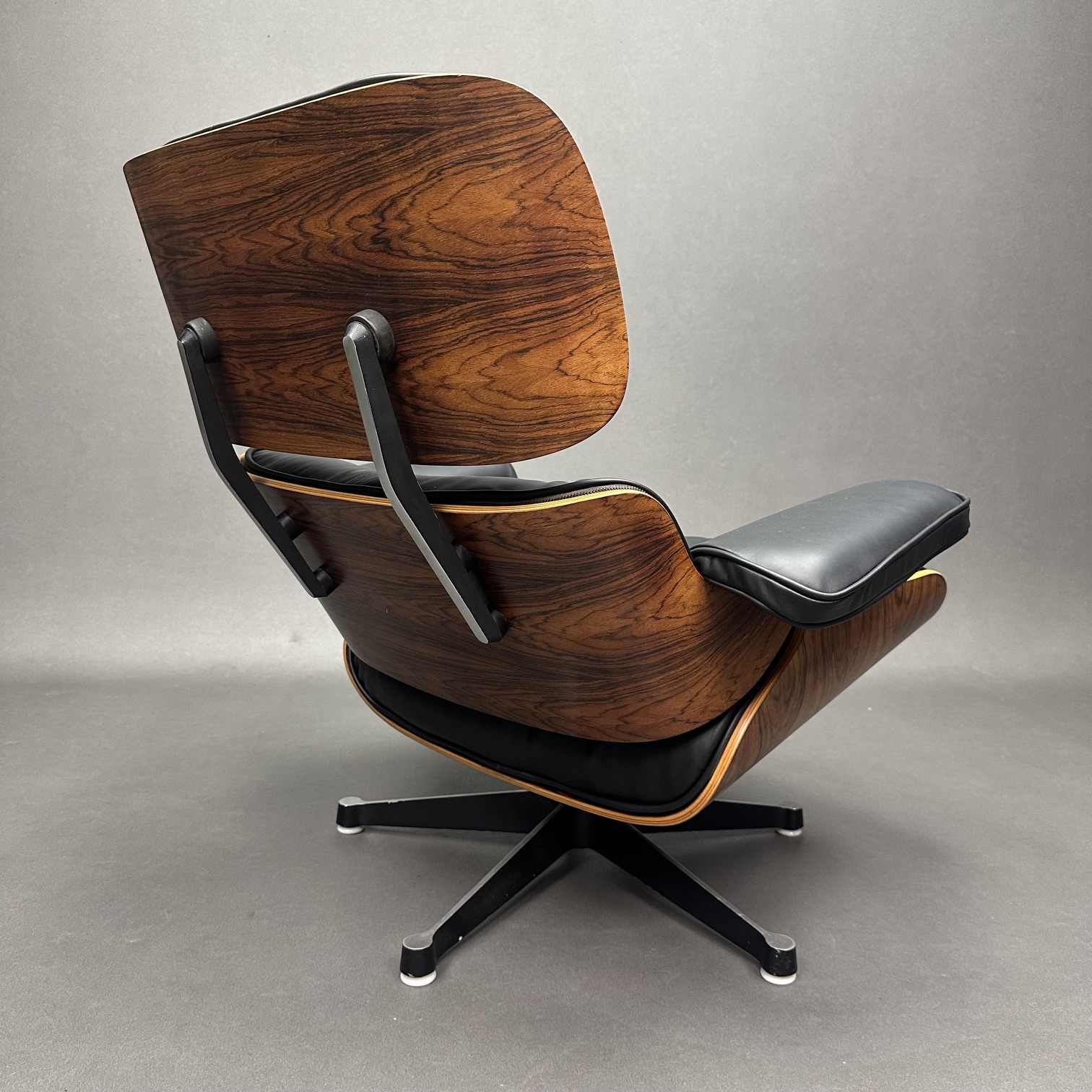 Lounge Chair avec Ottoman Charles & Ray Eames Mobilier International